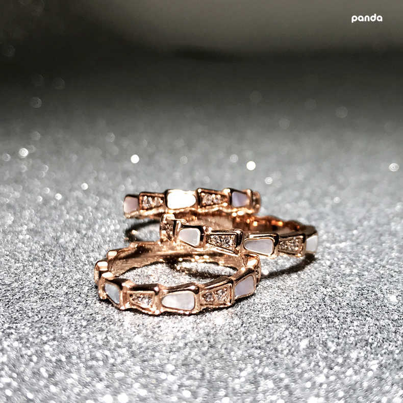 Diamond White Fritillaria Titanium Steel Plated 18K Rose Gold Snake Bone Snake Ring Women's Food Finger Ring Chic Cyber Celebrant