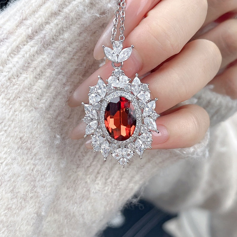 European And American Style Luxury Pigeon Egg Hollow Inlaid Imitation Smoke Lava Crystal Zircon Adjustable Necklace Women's Fashion Versatile