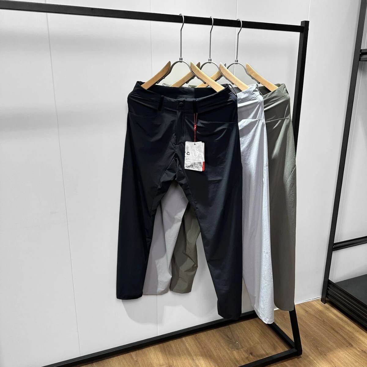 Men Straight Fit Tech Wear Pants Lightweight Quick Dry Water Repellent Stretch Nylon Trousers Wrinkle Free Business Office Casual City Walking Camping Travel Pants Multi Pockets