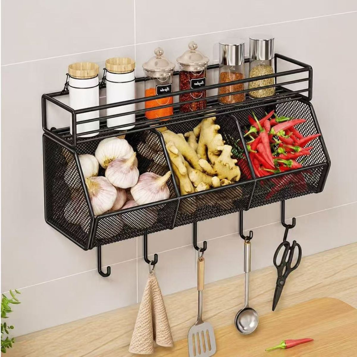 Wall-mounted Food Container Garlic Cloves