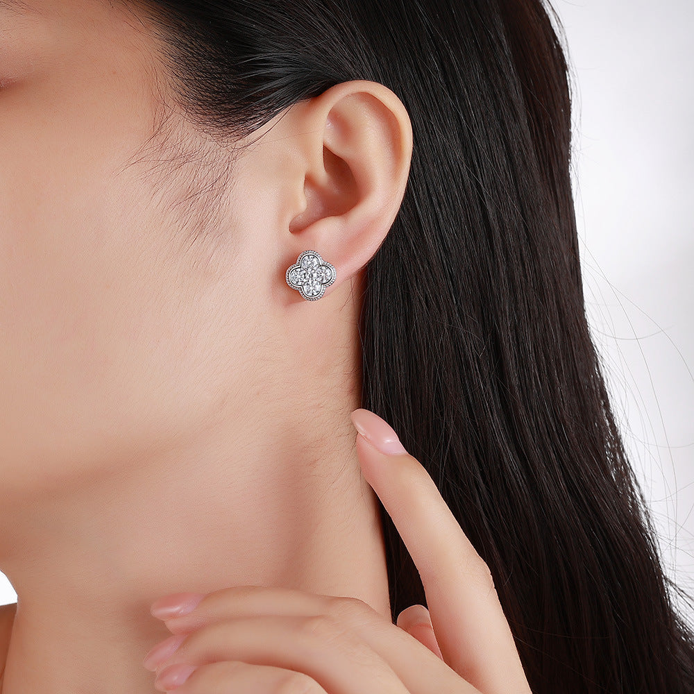 S925 Sterling Silver Clover Stud Earrings, 4mm D-VVS1 Moissanite 5-Stone Cluster, Platinum Plated 3.4g Elegant Women's Gift Box