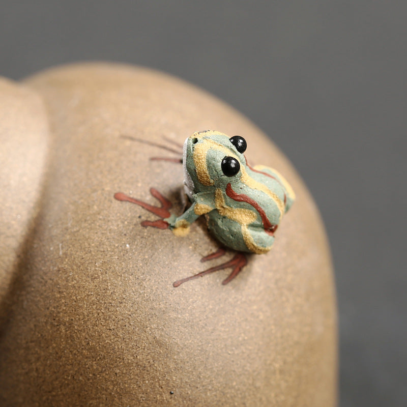 Round Spray Water Snail Frog Pure Handmade Yixing Clay Tea Pet Ornament