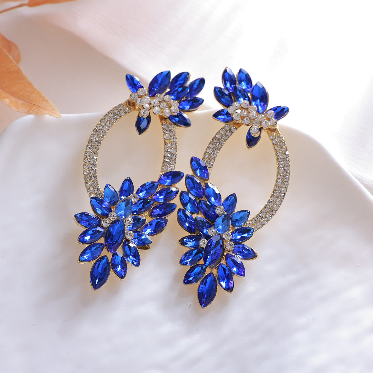 Vintage Floral Full Rhinestone Circle Drop Earrings - Niche Premium Evening Gown Photoshoot Aesthetic Ear Jewelry