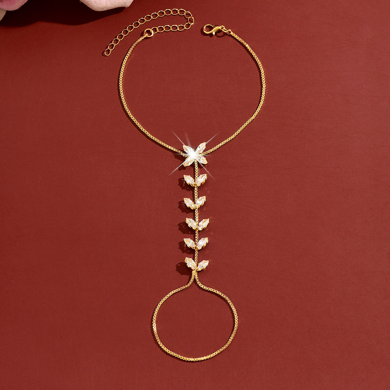 Korean New Eco-Friendly Crystal Leaf Bracelet For Women, Fashionable And Sweet Zircon Flower Finger-Back Chain, Simple And Versatile