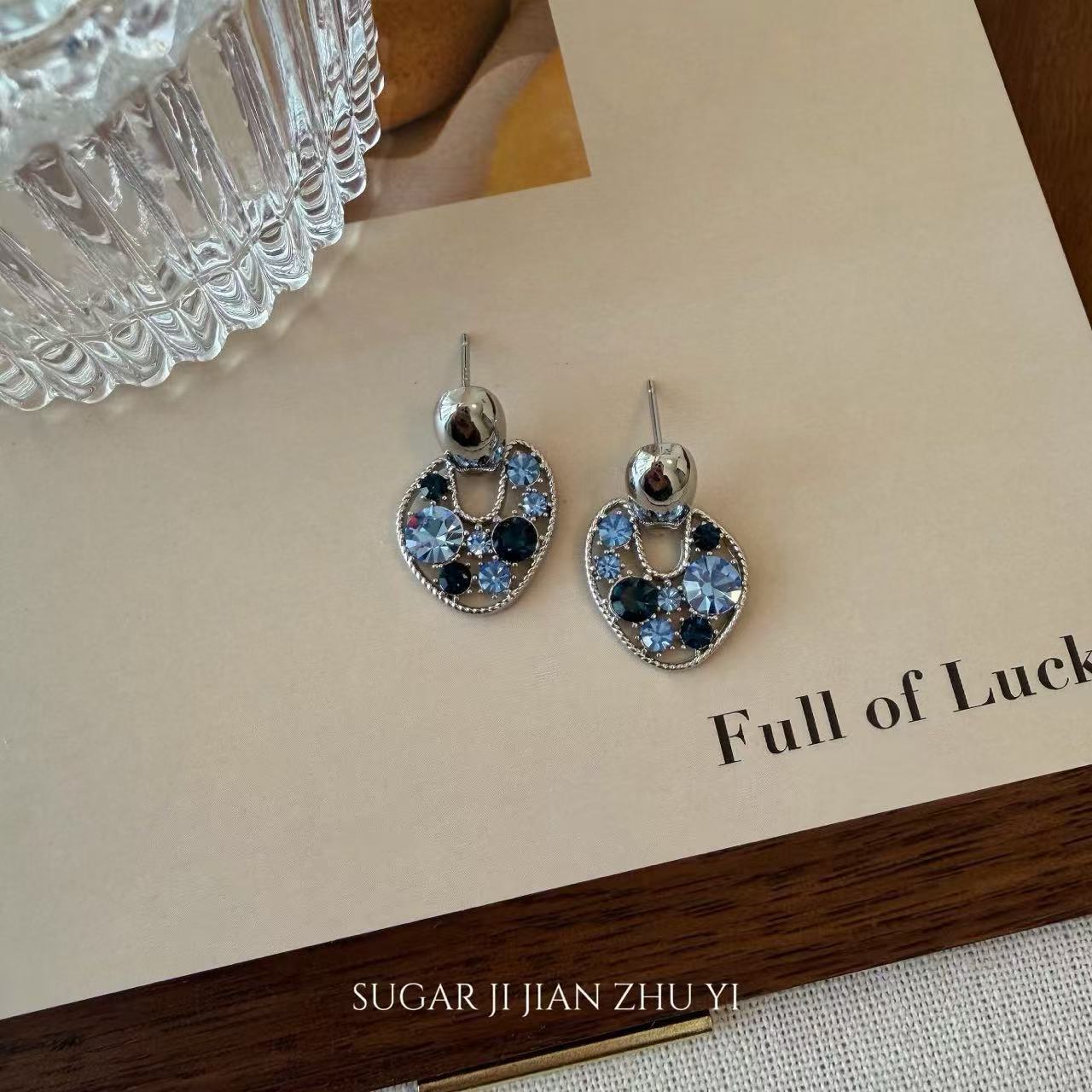 Light Luxury Vintage Hollow Blue Rhinestone Irregular Stud Earrings, Fashion Niche High-End Ear Jewelry For Women