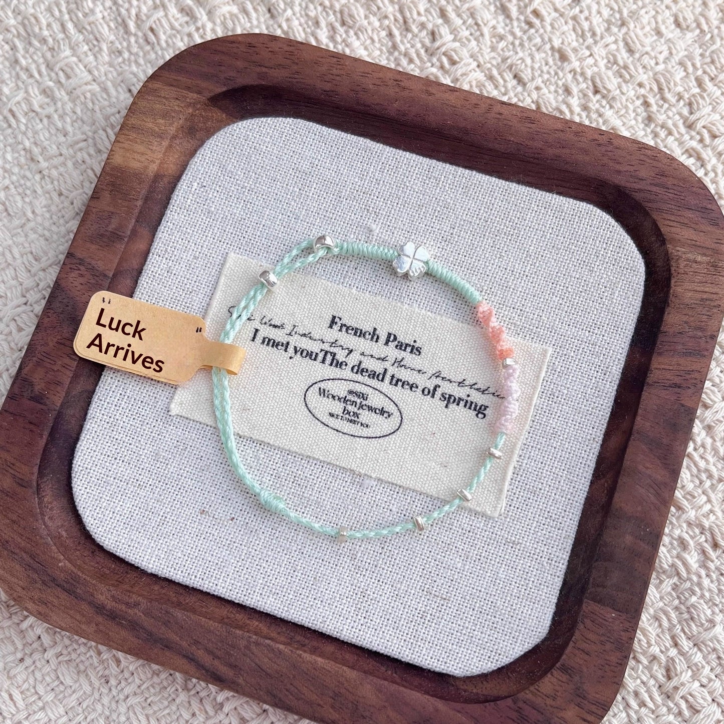 Sleek And Stylish Four-leaf Clover Bracelet For Apple Devices