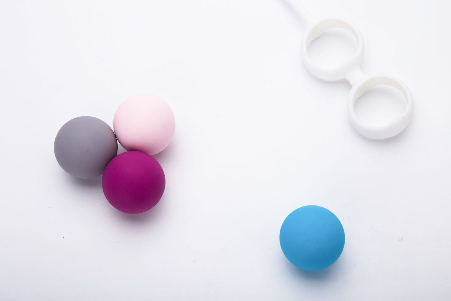 Female Dumbbell Ball Pelvic Floor Muscle Rehabilitation Device For Intimate Area Exercise Tightening Vagina Massage Gear Set Of 4 Silicone Balls