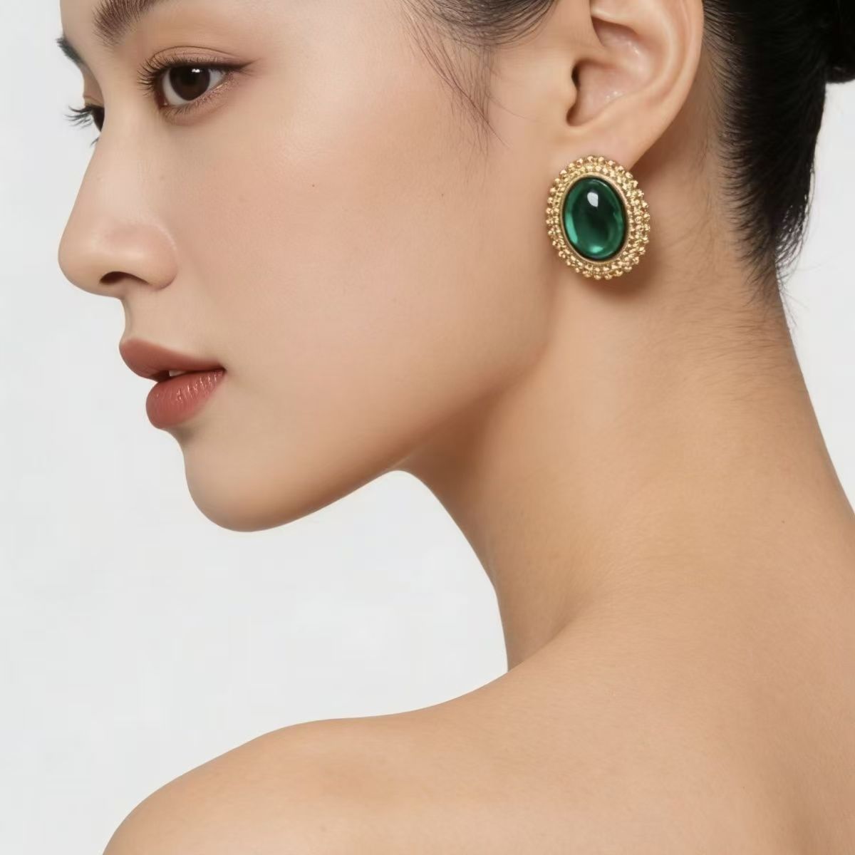 Retro Fashion Green Stud Earrings For Women, Elegant Skin Brightening Pretty Daily Ear Jewelry