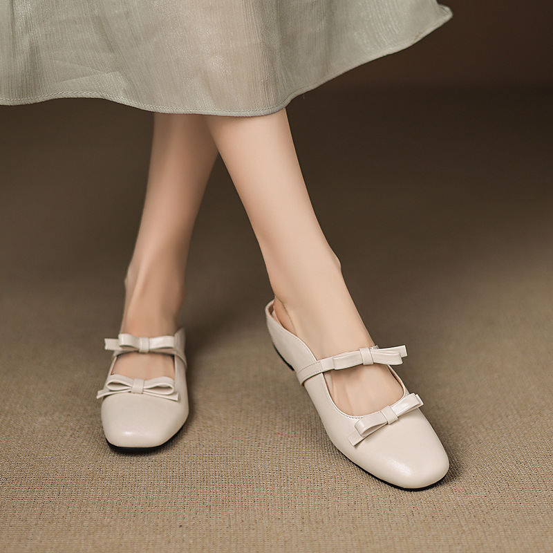 Flat-soled Bow-tied Large-size Square-toe Closed-toe Outdoor Shoes