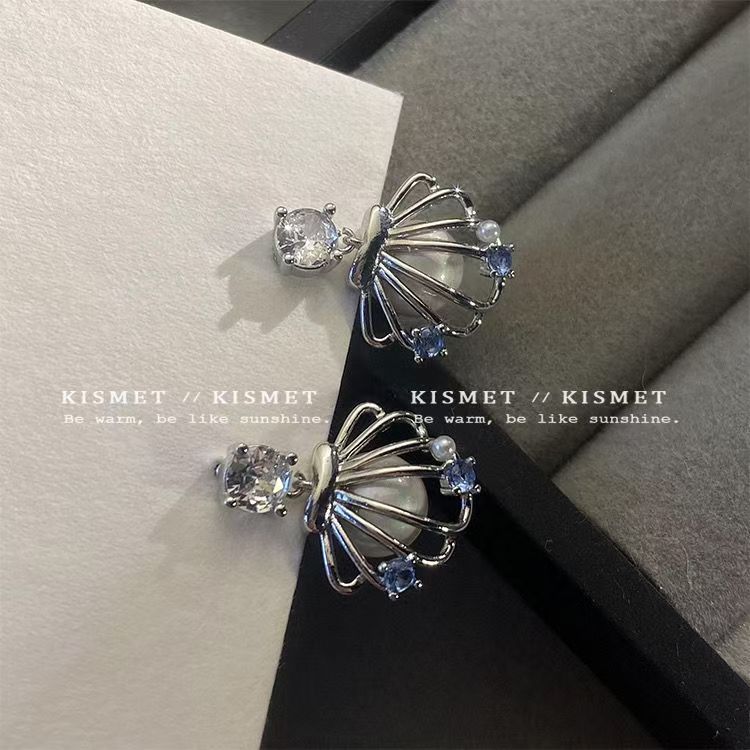 Designer Shell & Pearl Earrings, New Light Luxury Niche High-end Stud Earrings For Women