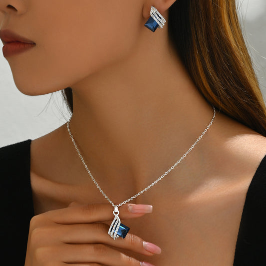 Korean Style Geometric Crystal Inlaid Women Jewelry Set, Full Rhinestone Pendant Necklace & Matching Stud Earrings, Niche Versatile Daily Jewelry For Ladies