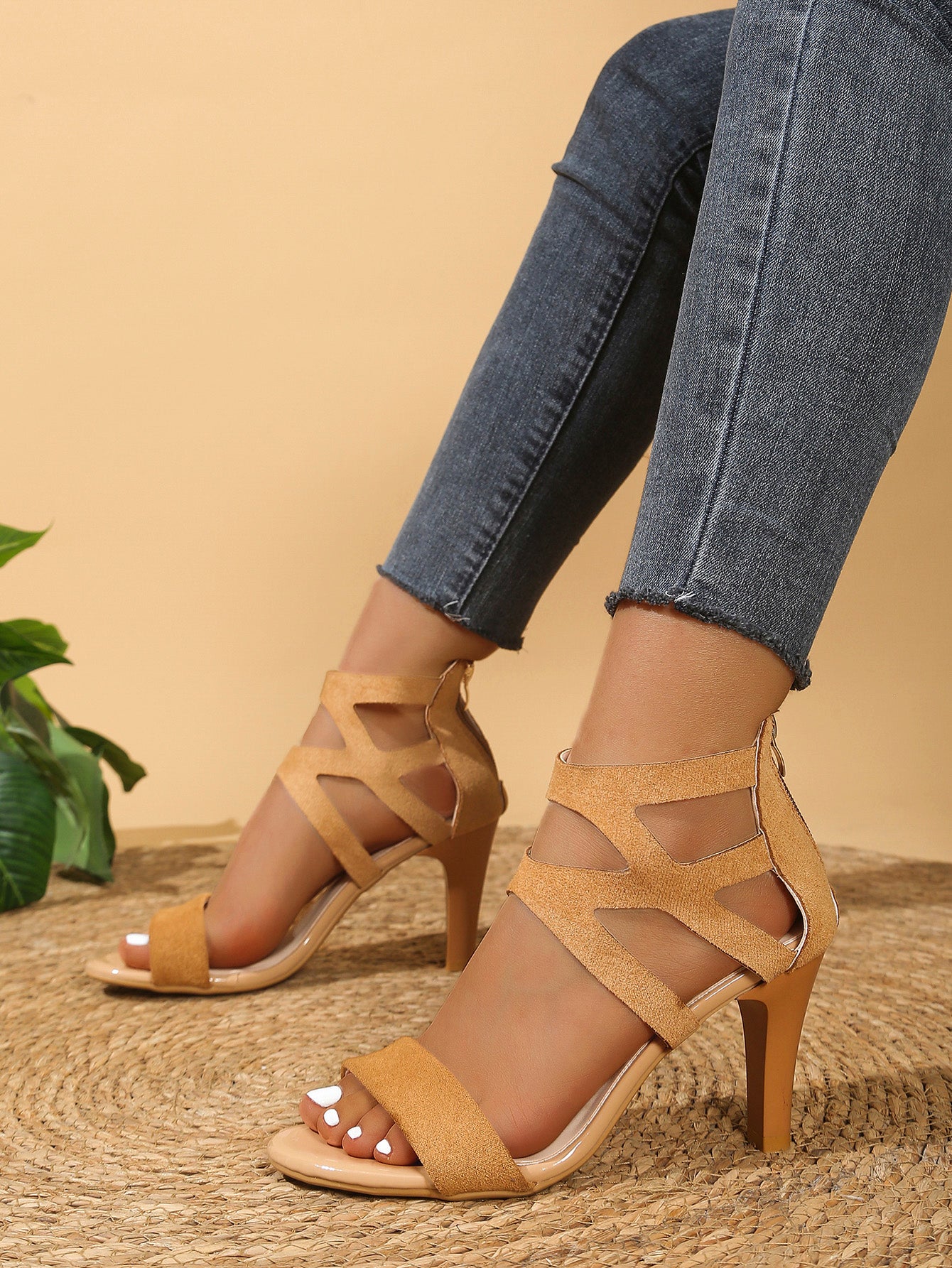 Wholesale Women's Roman Style Back Zipper High Heels, New Plus Size Summer Fashion Peep Toe Stiletto Sandals For Outdoor Cross-Border Sales