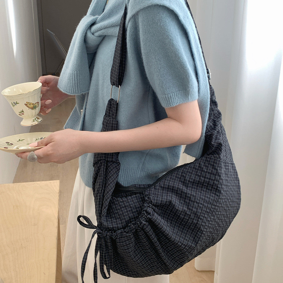 Korean-style Instagram-inspired Relaxed-fit Horn-shaped Tote Bag With A Large Capacity