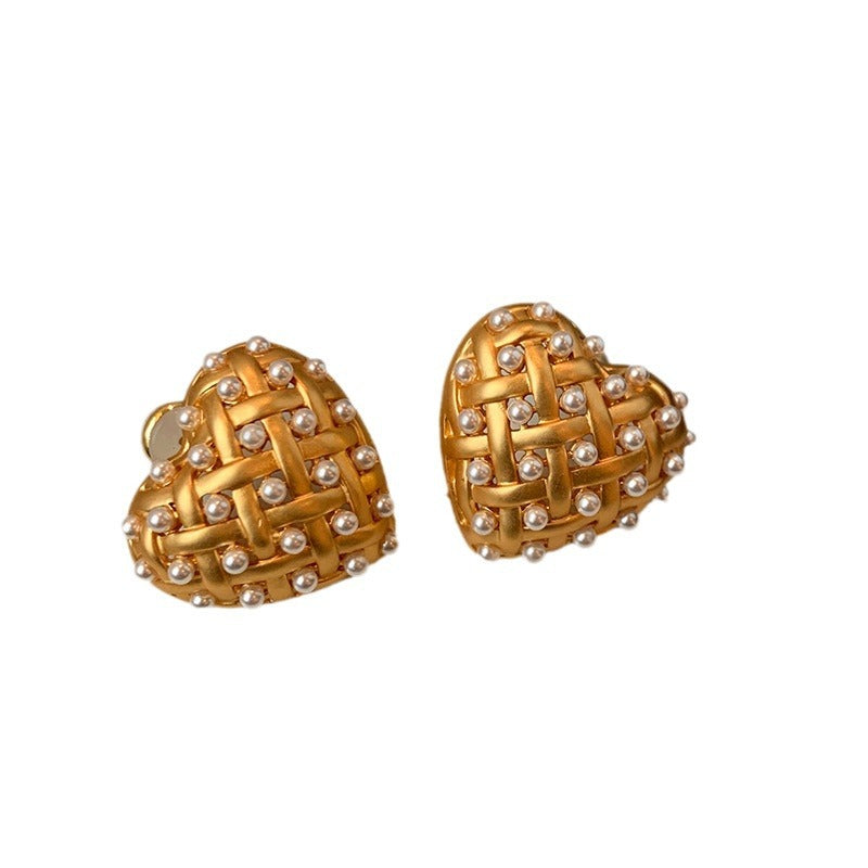 Retro Pearl Hollow Heart Stud Niche Design Matte Gold Earrings Simple And Stylish Ear Accessories For Women