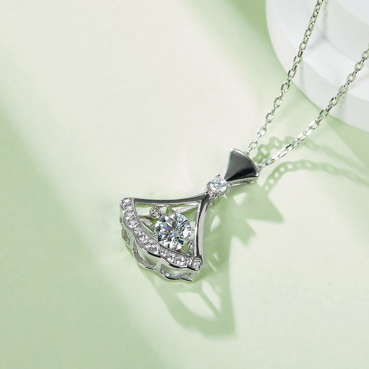 S925 Sterling Silver 0.5ct D Color VVS1 Moissanite Fan Pendant Necklace 45cm Platinum Plated GRA Certified Gift Box