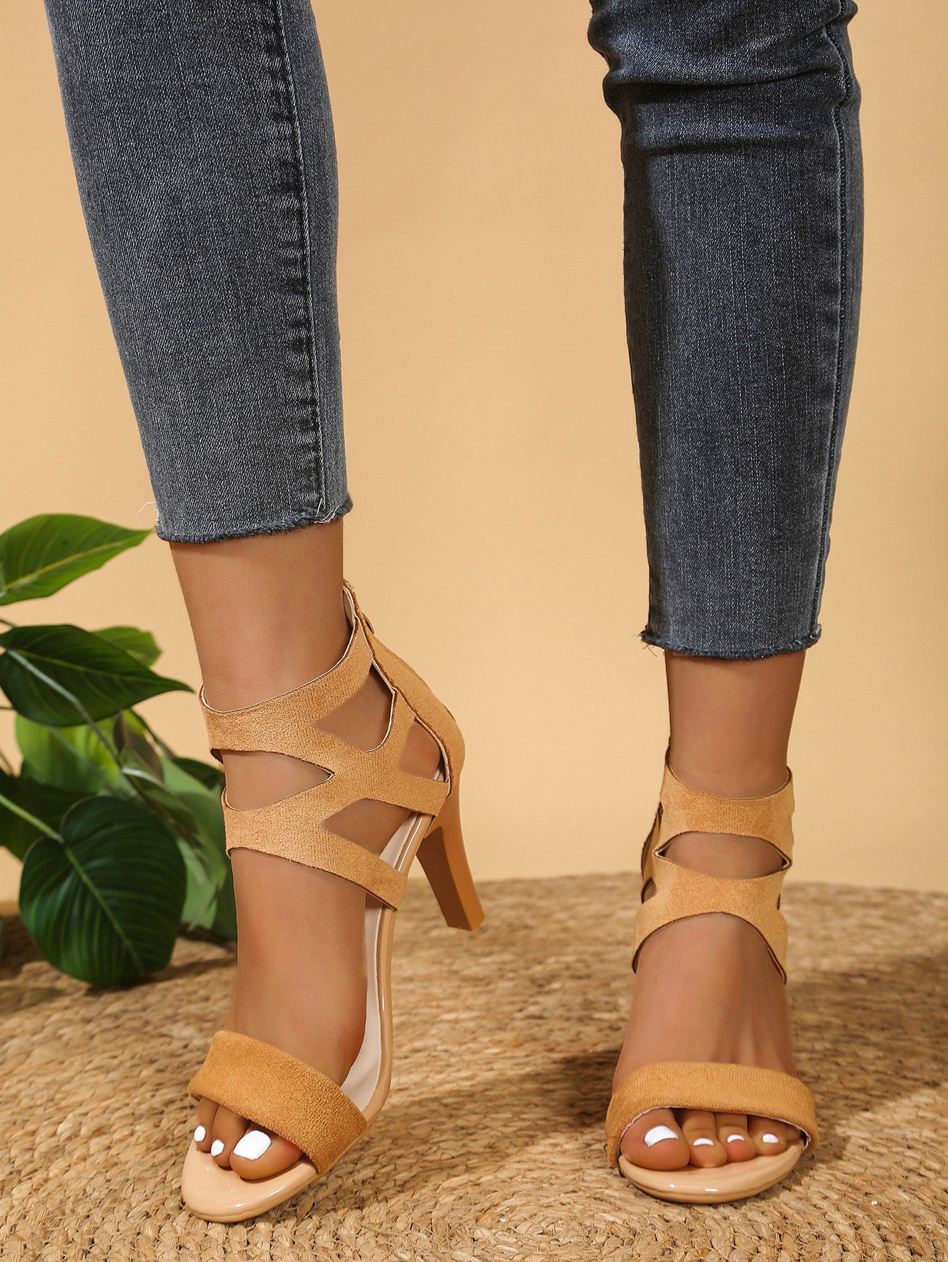 Wholesale Women's Roman Style Back Zipper High Heels, New Plus Size Summer Fashion Peep Toe Stiletto Sandals For Outdoor Cross-Border Sales