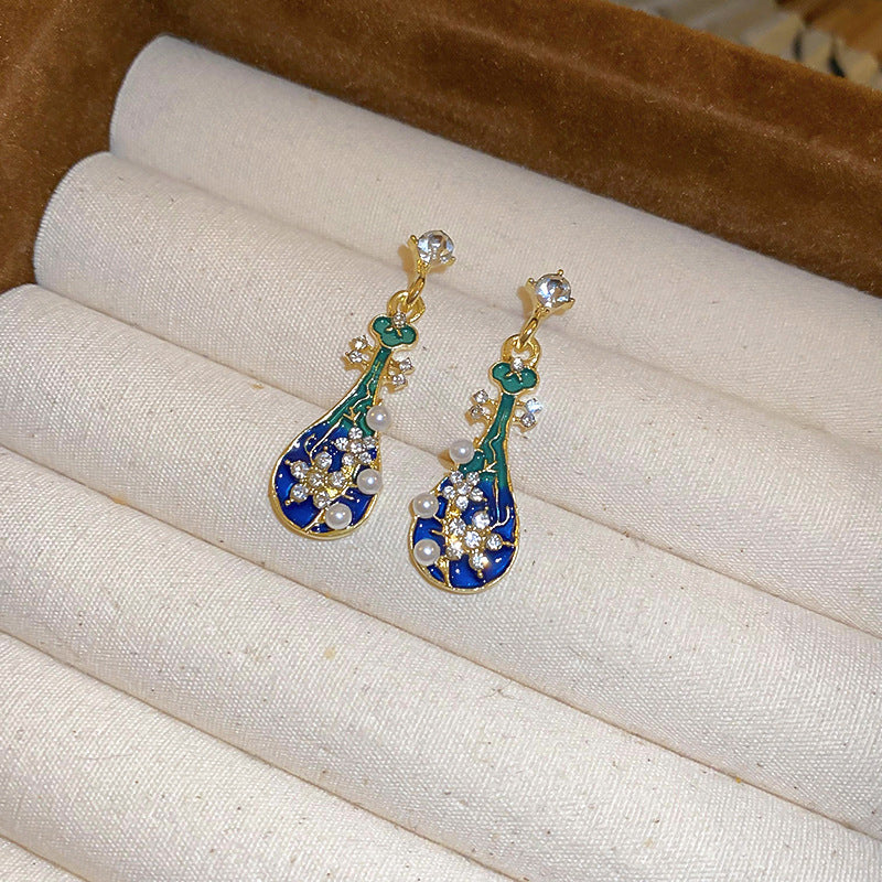 Light Luxury Retro Earrings - Vintage Ins Style Studs, Niche Premium Ear Jewelry, Wholesale Fashion Accessories