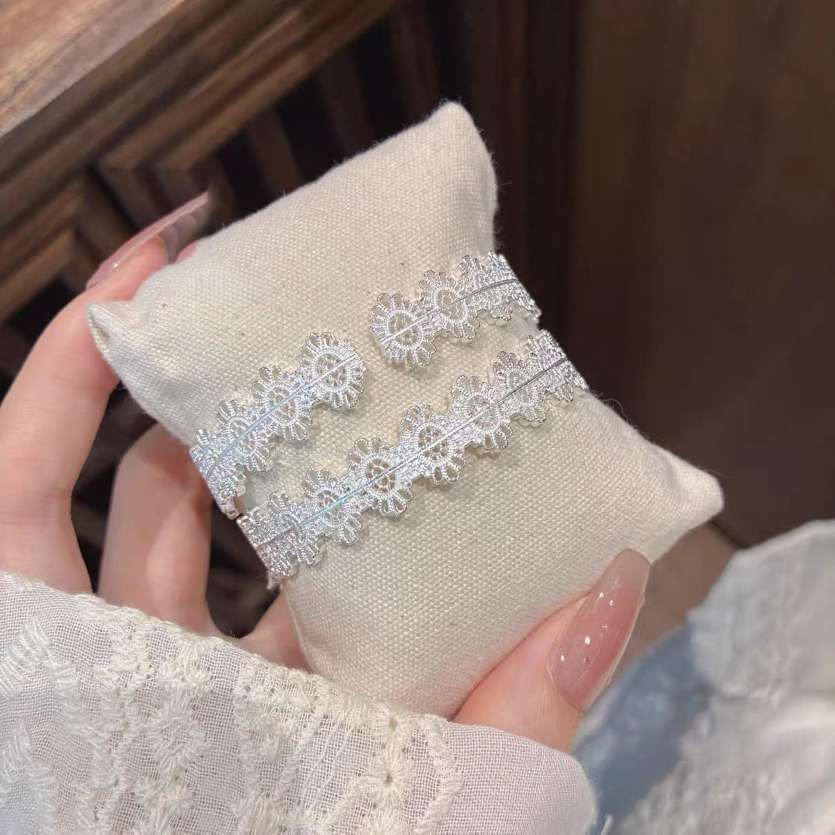 1pc S925 Silver Lace Hollow Bangle, Delicate Luxurious Style, Perfect For Daily Wear & Valentine's Gifts