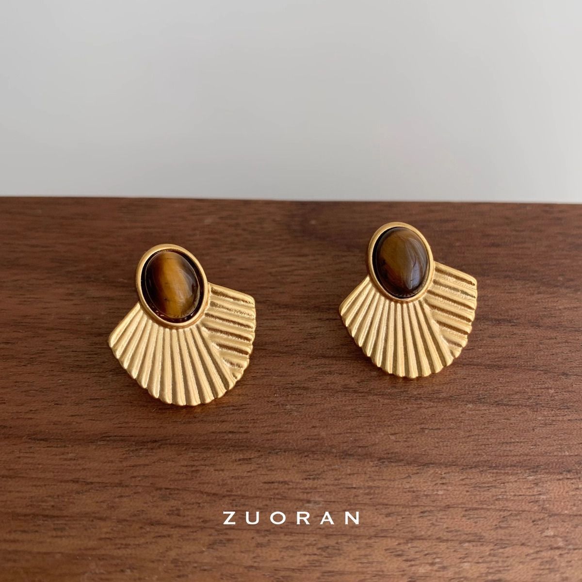 French Vintage Fashion Niche Fan-shaped Tiger's Eye Stone Stud Earrings, Elegant High-End Maillard Style Ear Jewelry For Women