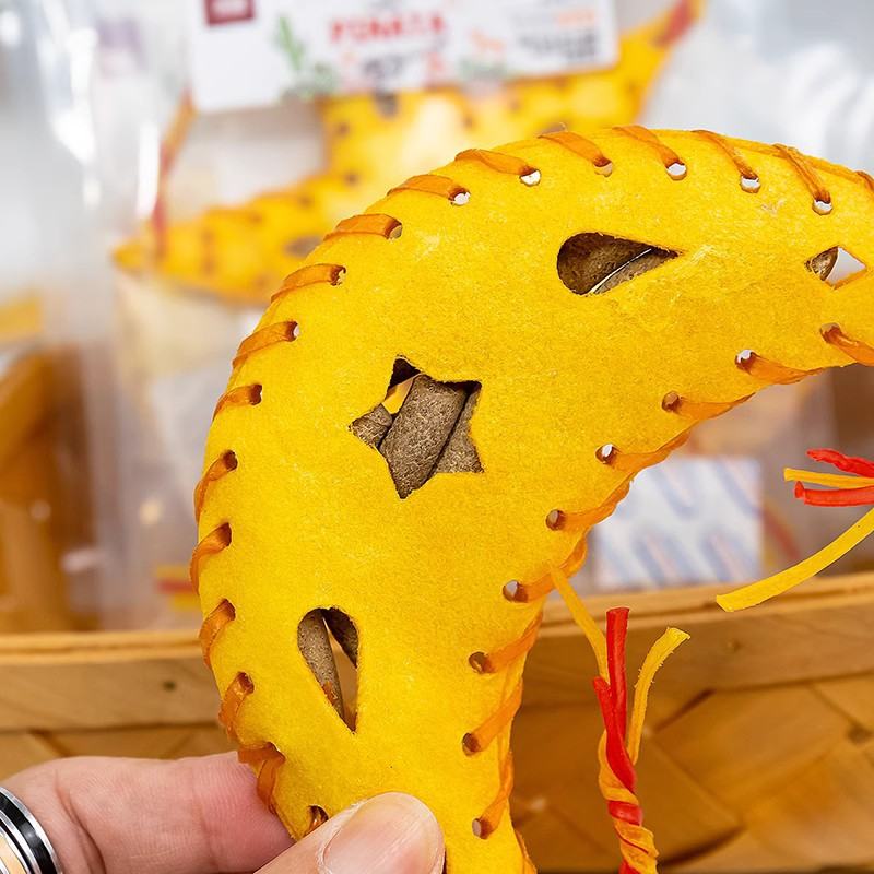 Dog Resistant Chewable Food Hiding Puzzle Toy Moon Shape
