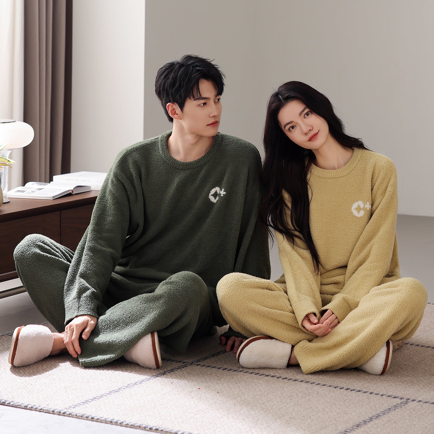 Half Velvet Explosions Men's Korean Round Neck Home Service Suit
