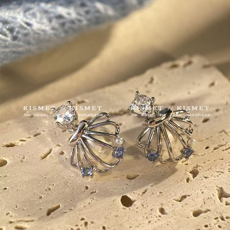 Designer Shell & Pearl Earrings, New Light Luxury Niche High-end Stud Earrings For Women