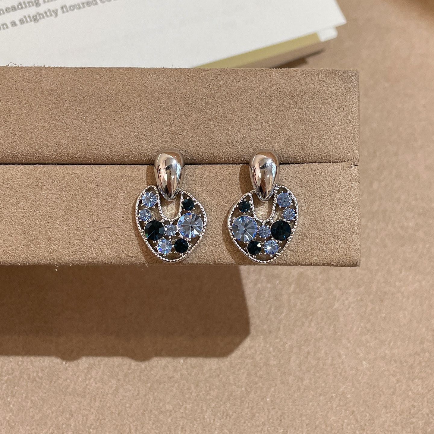 Light Luxury Vintage Hollow Blue Rhinestone Irregular Stud Earrings, Fashion Niche High-End Ear Jewelry For Women