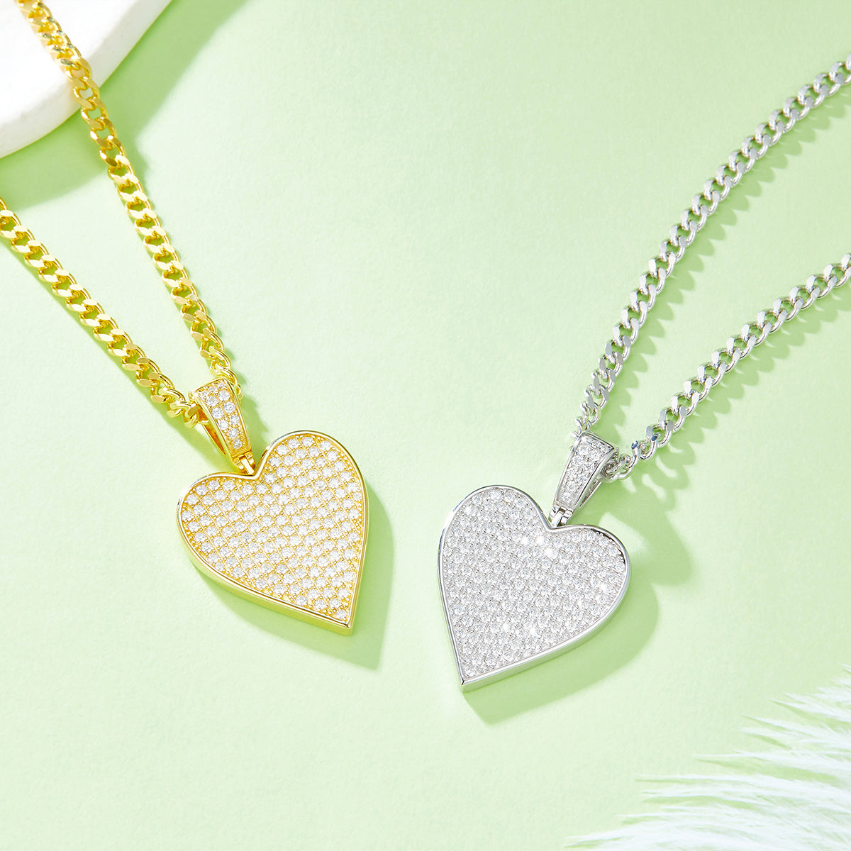S925 Sterling Silver 142pcs D Color VVS1 Moissanite Heart Pendant 5g No Chain Platinum Plated GRA Certified Gift Box