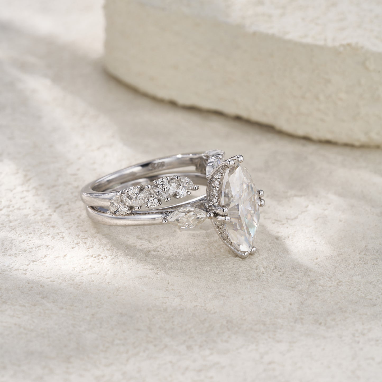 Engraved With Top-quality Moissanite, This Luxurious And Fashionable Minimalist Jewelry Set Features Exquisite Silver Accessories For Ladies. Made Of S925 Silver With Electroplated Platinum.