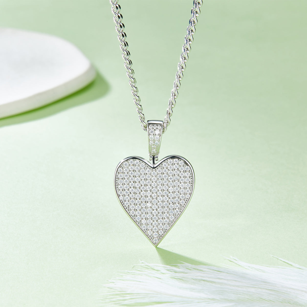 S925 Sterling Silver 142pcs D Color VVS1 Moissanite Heart Pendant 5g No Chain Platinum Plated GRA Certified Gift Box