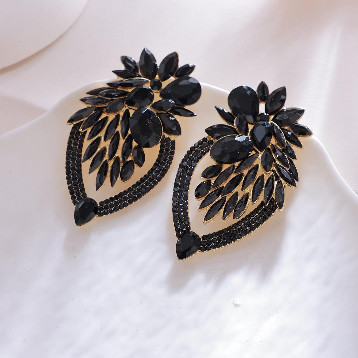 Elegant Long Crystal Dangle Earrings - High-End Fashion Drop Earrings, Perfect For Dinner Stage Photoshoot Aesthetic Outfits