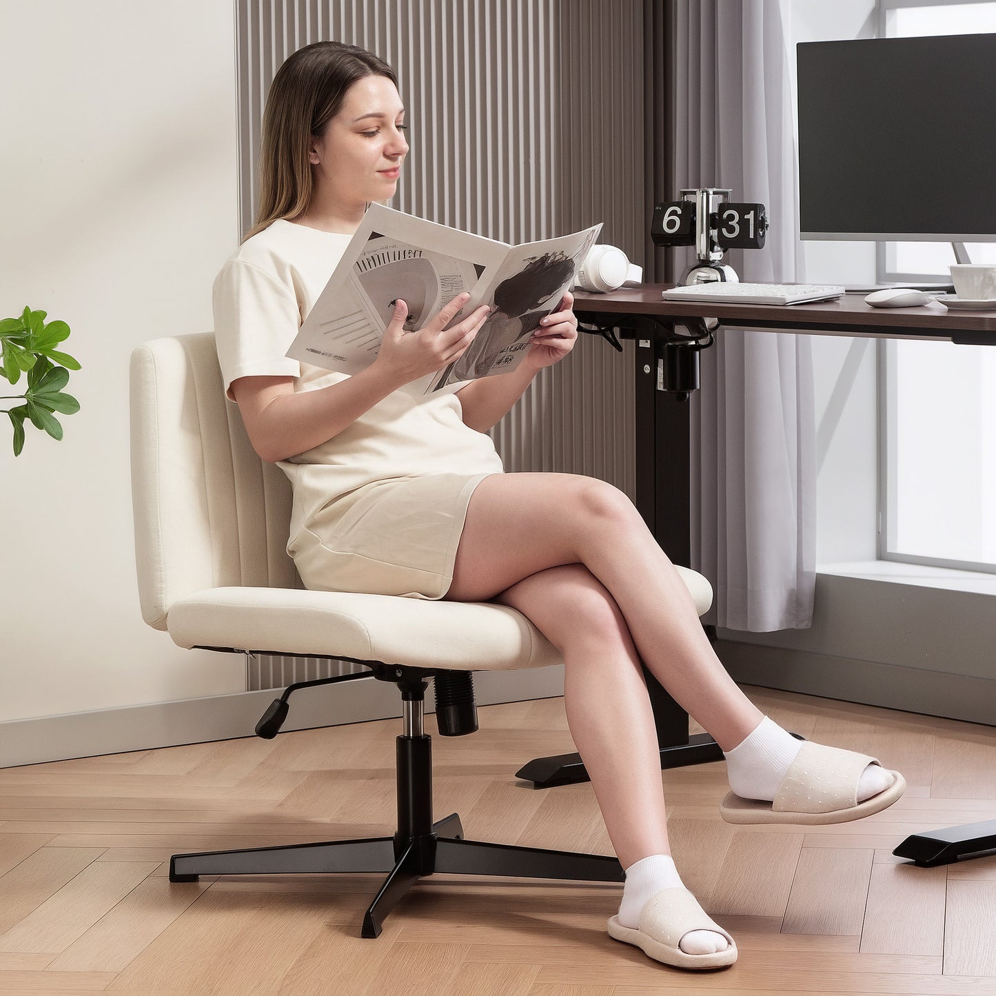 Armless Office Chair No Wheels, Linen Fabric Criss Cross Legged Desk Chair With Wide Seat, Thick Padding, Tilt Function, Height Adjustable Swivel Computer Seat For Home, Cream