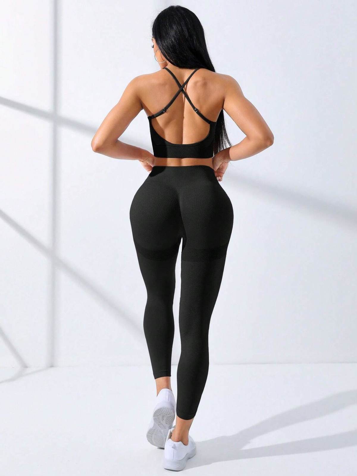 New Seamless Yoga Shorts Set For Women