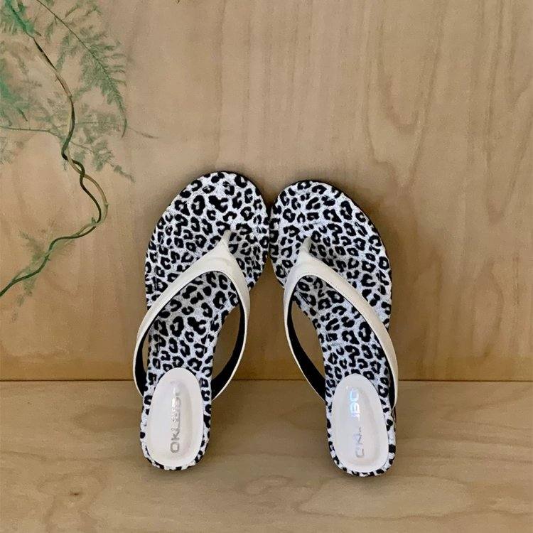 Women Thin Strap Thong Flip Flops, Vacation Style Fashion Beach Sandals For Summer Outdoor Wear