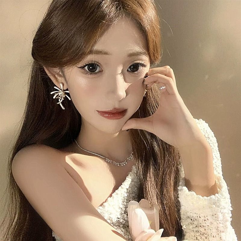 Dramatic Rhinestone Firework Studs, Unique Luxury Earrings, 2026 New For Daily Commute