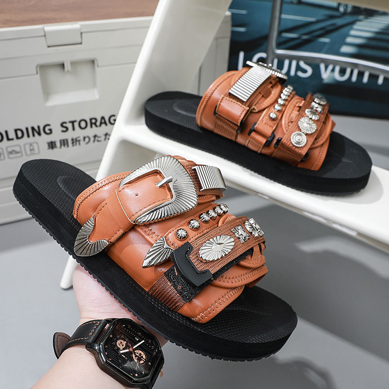 Silver-studded Casual Lightweight Platform Outdoor Slippers