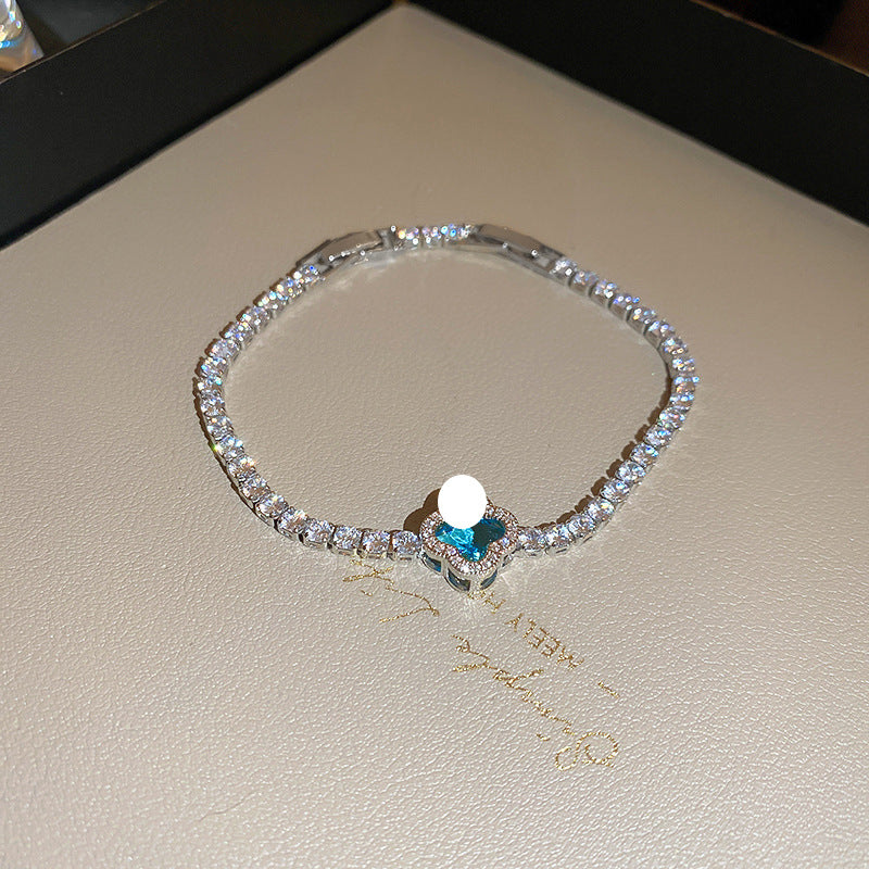 Western Style Cubic Zirconia Love Heart Bracelet Dainty Premium Bangle Chic Unique Trendy Fashion Jewelry