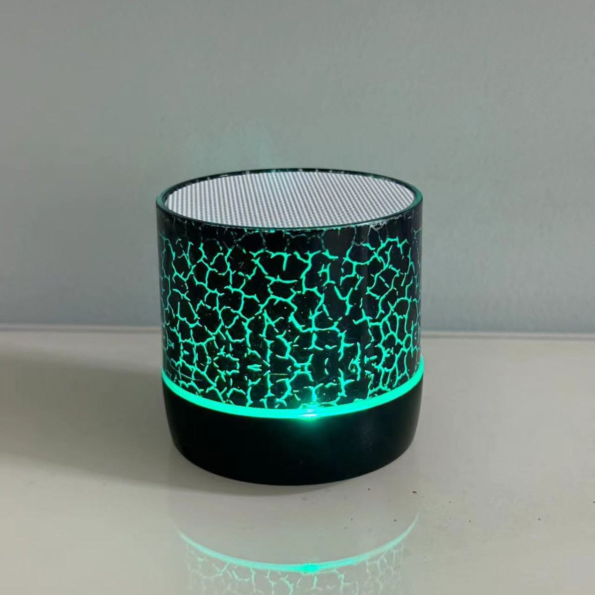 New Mini Crack Bluetooth Speaker, Portable Card-inserting Subwoofer Speaker, Led Light-up Wireless Speaker Gift