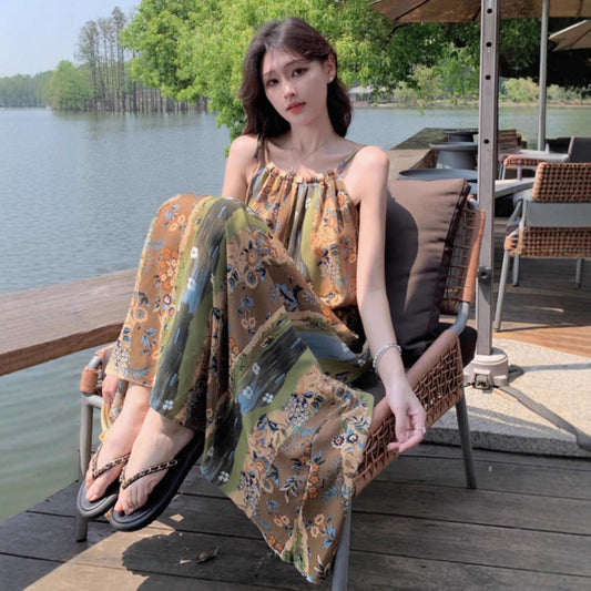 Dali Travel Outfit Retro-Printed Strap Dress