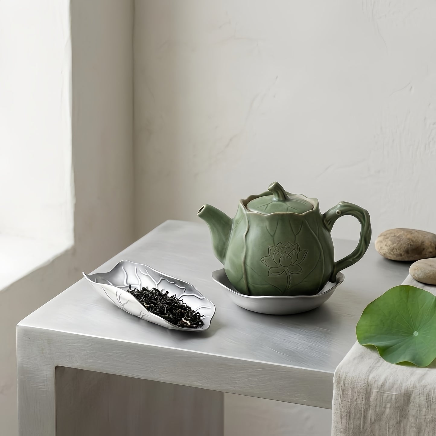 Pure 999 Fine Silver Elegant Lotus Flower Embossed Metal Tea Scoop for Traditional Loose Leaf Tea Presentation - Handicraft