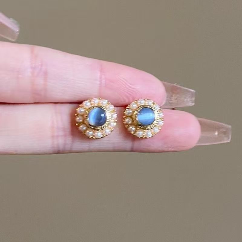 Blue Cat's Eye Stone & Pearl Stud Earrings For Women, Unique Vintage Drop Ear Jewelry, Premium Autumn Winter Clip On Earrings For Non-Pierced Ears